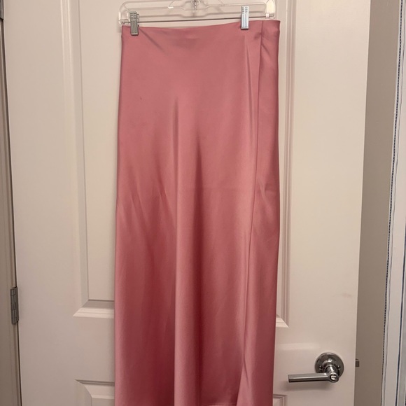 Zara Pink Satin maxi skirt elastic waist - Picture 2 of 4